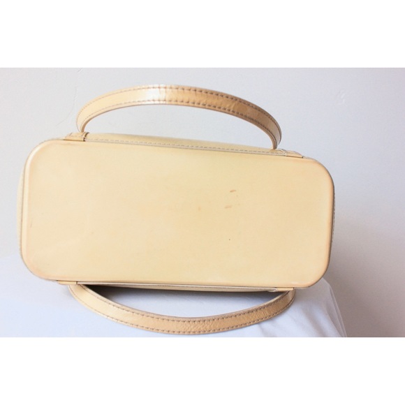 Louis Vuitton Vernis Avalon MM Handbag in Blanc Corail - Picture 6 of 16